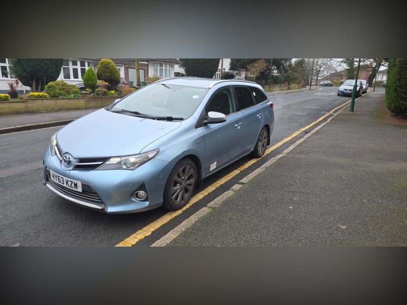 2013 AURIS 1.8 VVT H EXCEL TOURING SPORTS 5DR PETROL HYBRID CVT EURO 5... photo